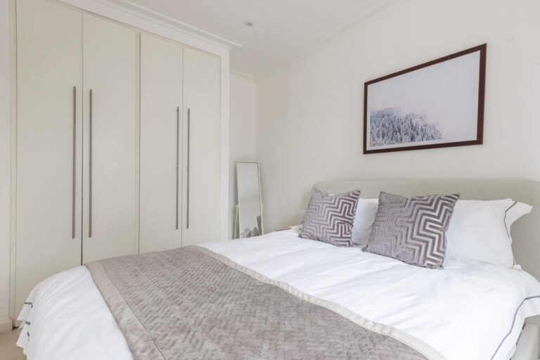 South Quay Square 178 reexport-10