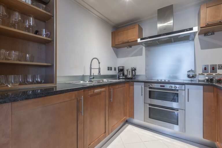 South Quay Square 178 reexport-28