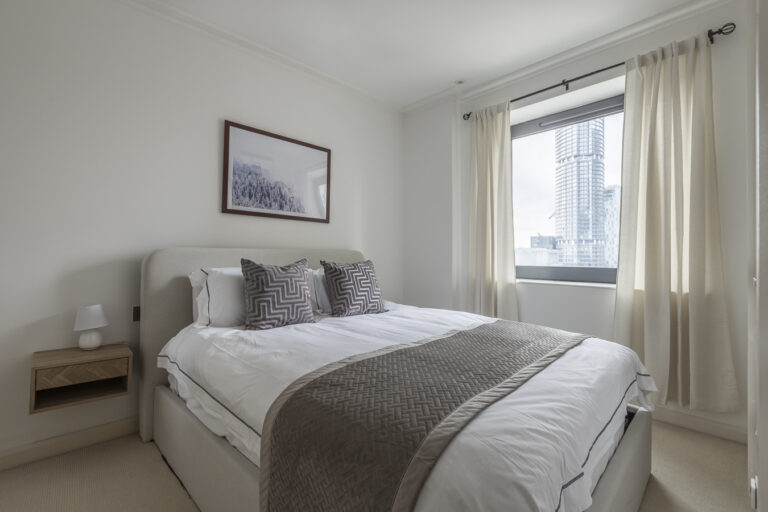 South Quay Square 178 reexport-9