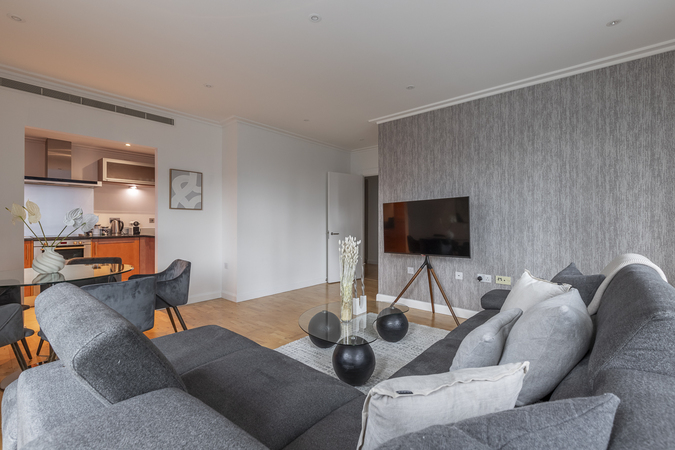 South Quay Square 109 Reexport-11