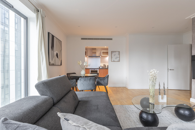 South Quay Square 109 Reexport-14