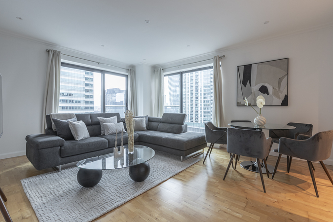 South Quay Square 109 Reexport-4